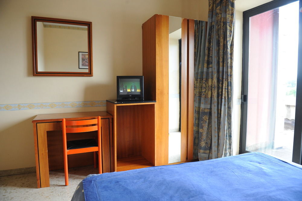 Hotel Ristorante La Campagnola กัสซีโน ภายนอก รูปภาพ