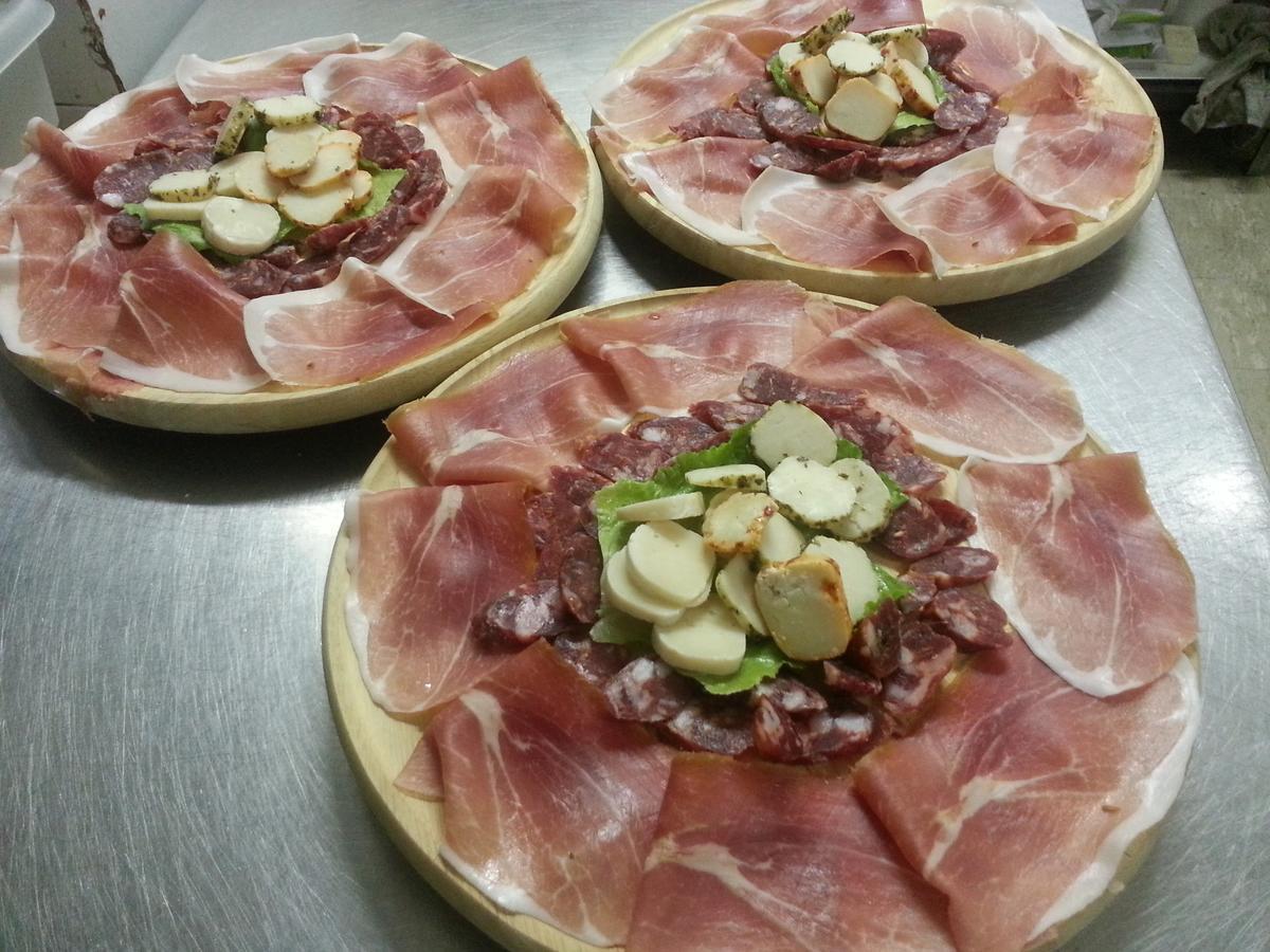 Hotel Ristorante La Campagnola กัสซีโน ภายนอก รูปภาพ